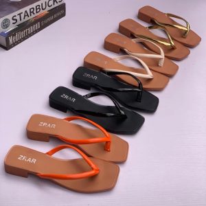 Low heel leather slippers