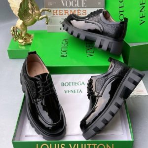 Fully boxed men shoe 2