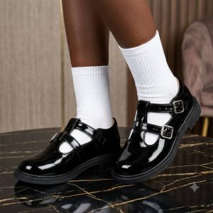 Girls school shoe 3