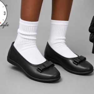 The first flat  shoe